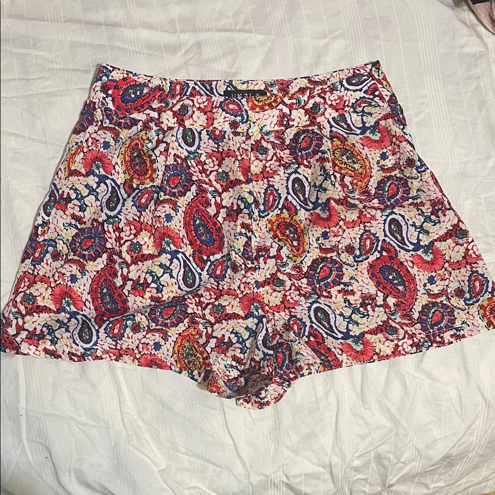 Floral Paisley Women's Shorts